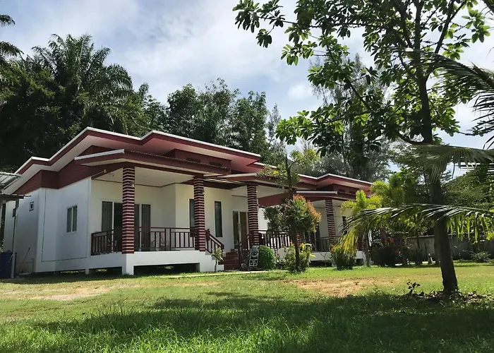 Pet friendly Tara House Hotel Koh Lanta