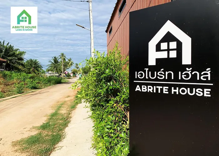 Tiny House On Koh Lanta Only 2 Mins Walk To The Beach Villa