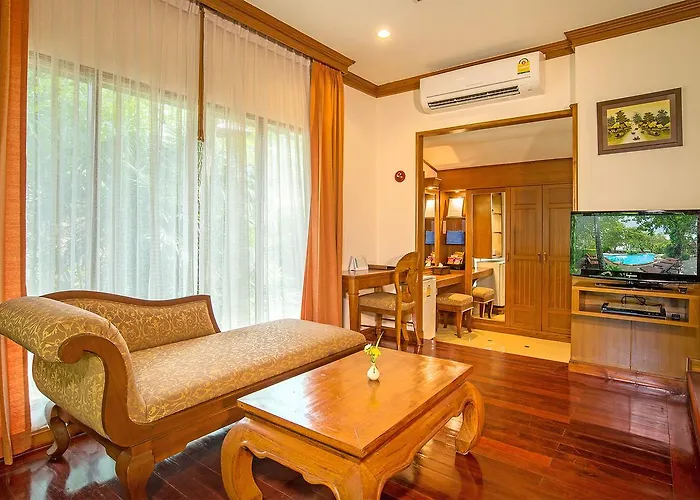 Railay Beach hotels near Noppharat Thara Beach
