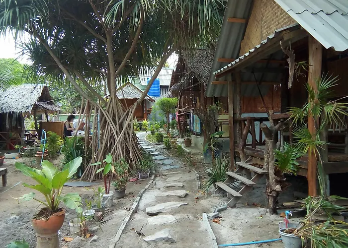 Pet friendly Ko Lanta Relax Beach Bungalows