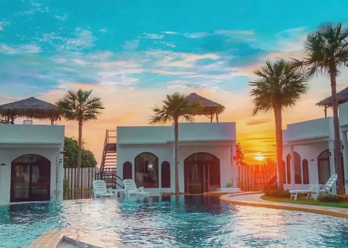 Koh Lanta hotels near Saladan Pier