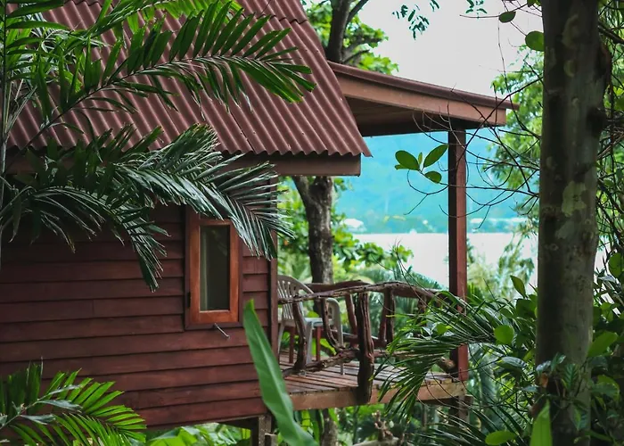 Phi Phi Don hotels near Loh Moo Dee Beach